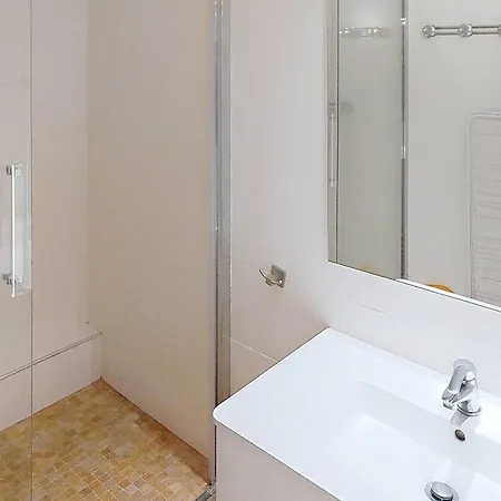 T2 à La Favière Avec Piscine Et Parking Privé, Proche Plages Et Commerces - Fr-1-610-13 Appartement