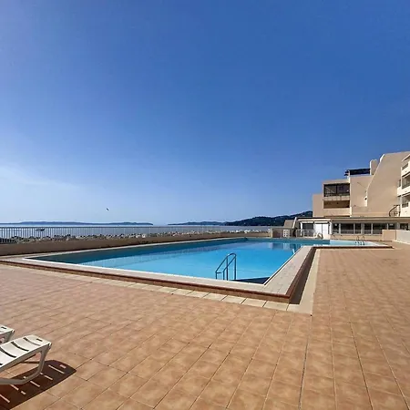 T2 A La Faviere Avec Piscine Et Parking Prive, Proche Plages Et Commerces - Fr-1-610-13 *